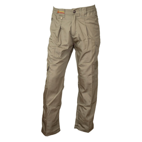 Pantalón en dril tipo cargo color caqui, con cuatro bolsillos y cierre seguro
